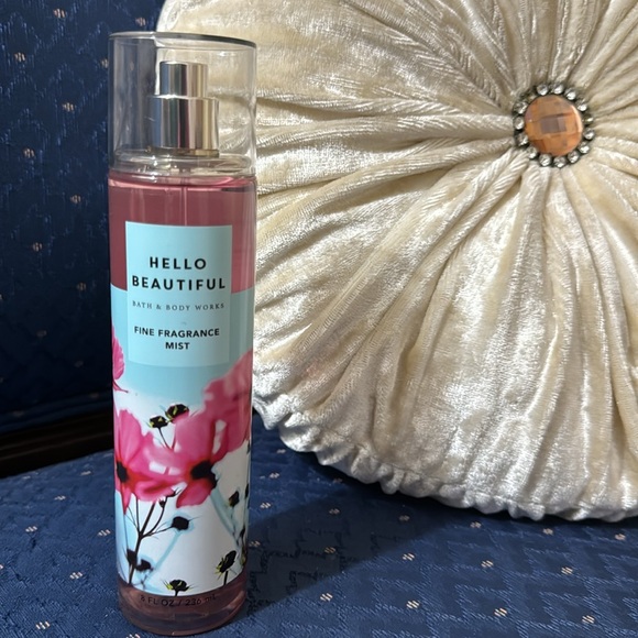 BATH & BODY WORKS SET. . . HELLO BEAUTIFUL SCENT - Picture 3 of 6